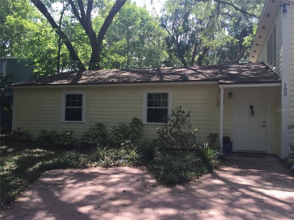 102 Nw 24th Street - Photo 1