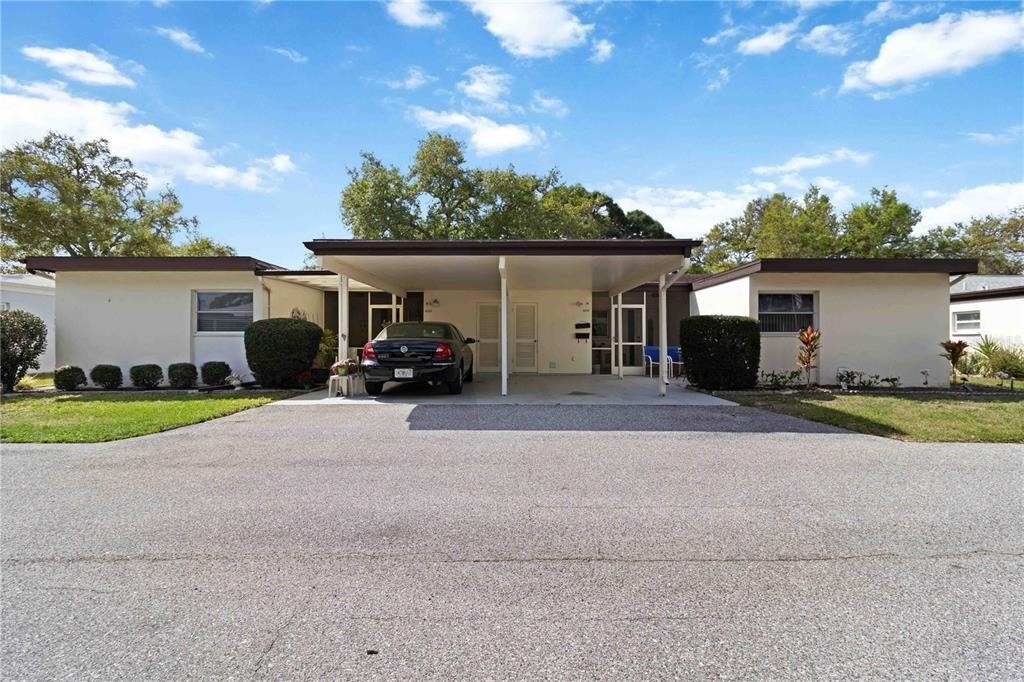 6215 Green View Circle - Photo 0