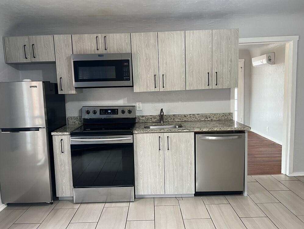 2618 Idalia Avenue - Photo 1
