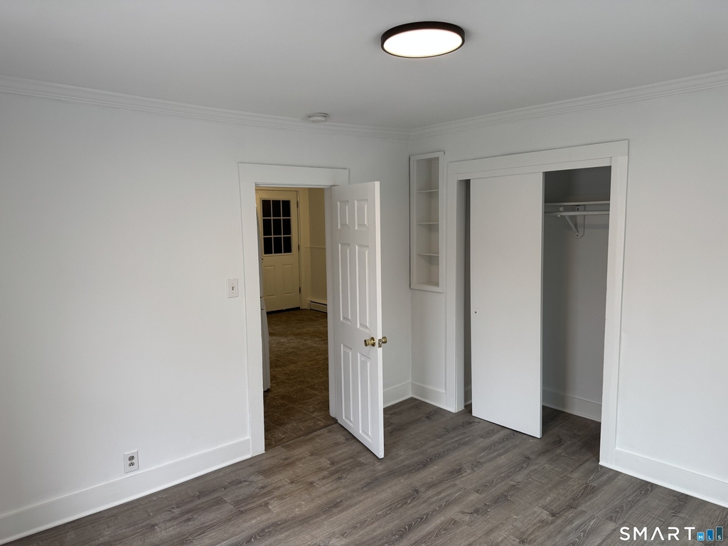 70 Woodbine Street - Photo 2