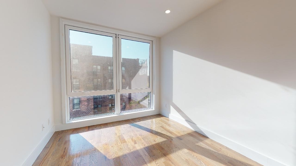 138-28 Queens Blvd - Photo 5