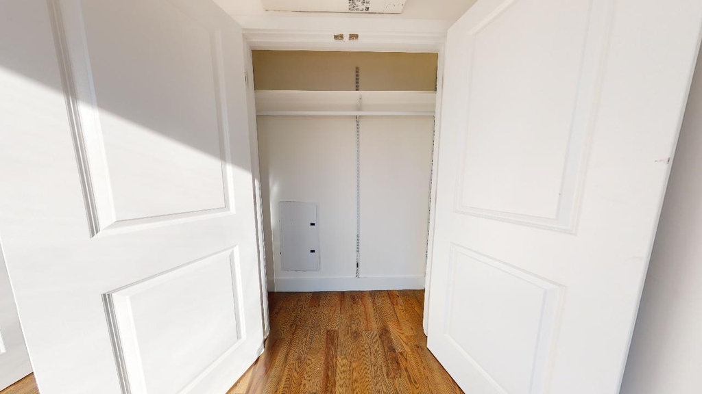 138-28 Queens Blvd - Photo 8
