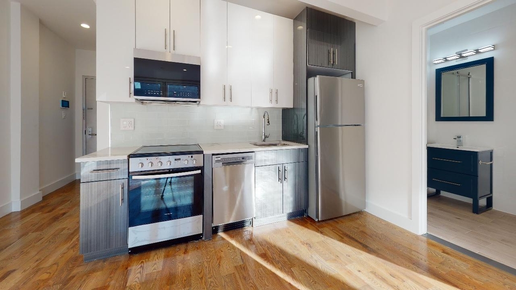 138-28 Queens Blvd - Photo 4