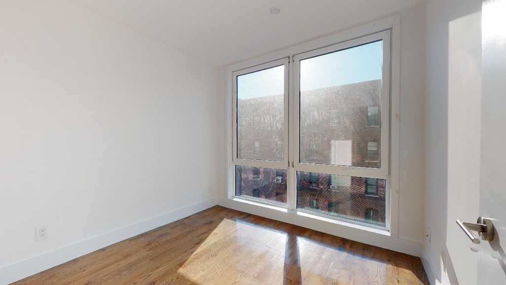 138-28 Queens Blvd - Photo 6