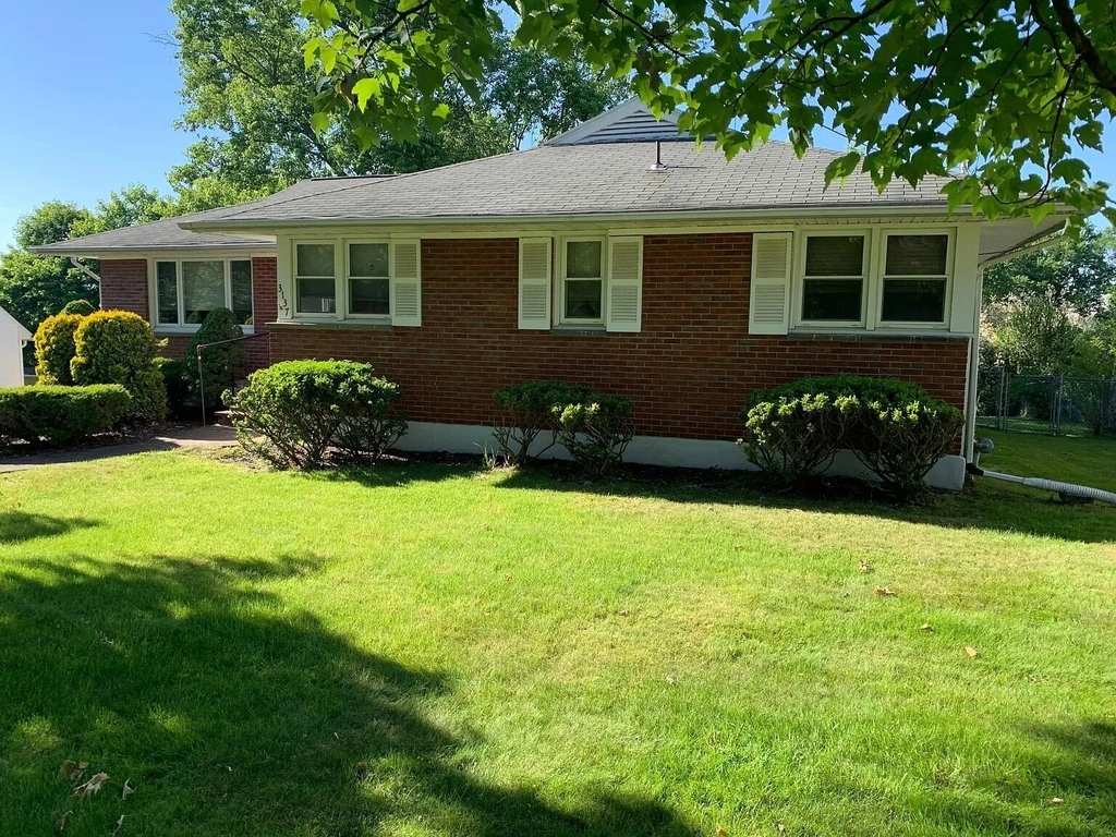3137 Belmont Avenue - Photo 2