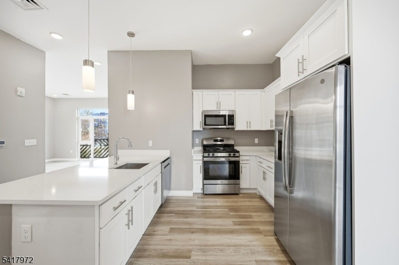 271 Millburn Ave - Photo 5