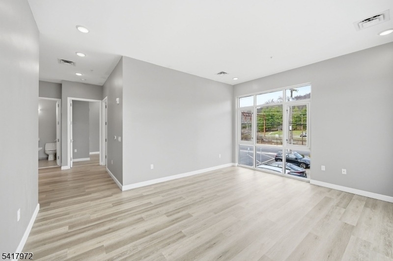 271 Millburn Ave - Photo 15
