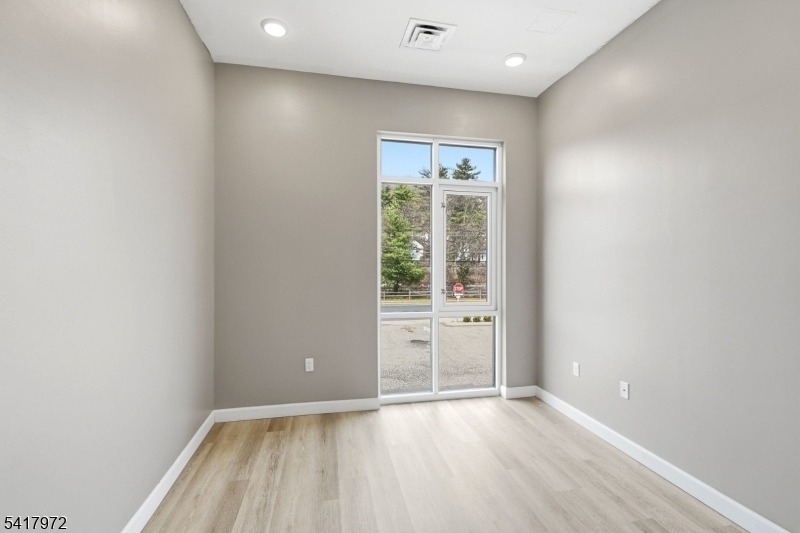 271 Millburn Ave - Photo 11