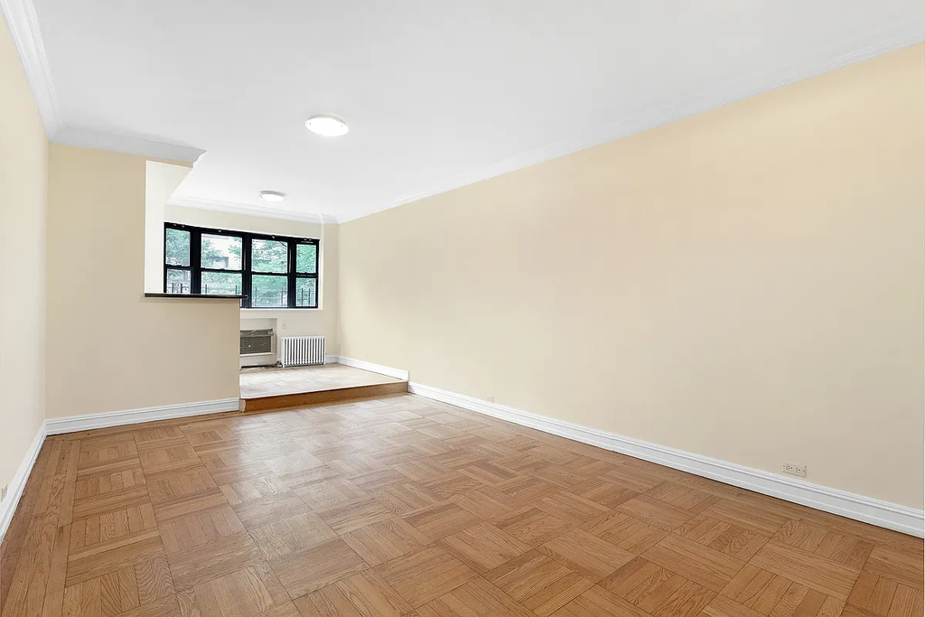 East 46th Street/2nd ave - Photo 2