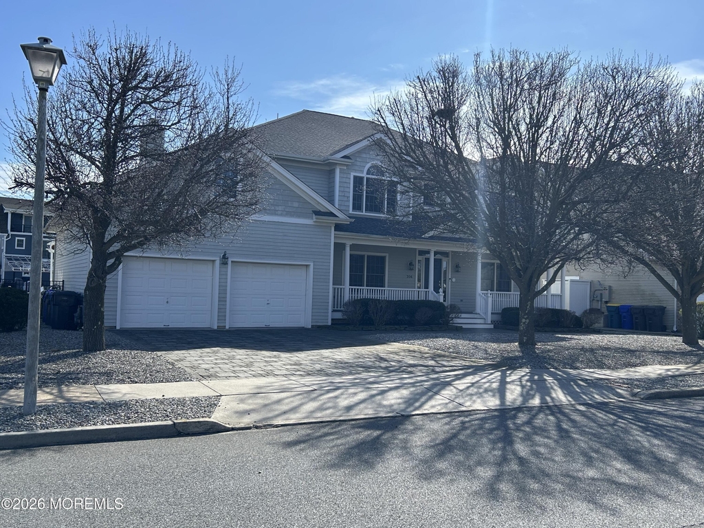 206 Pointe Drive - Photo 0