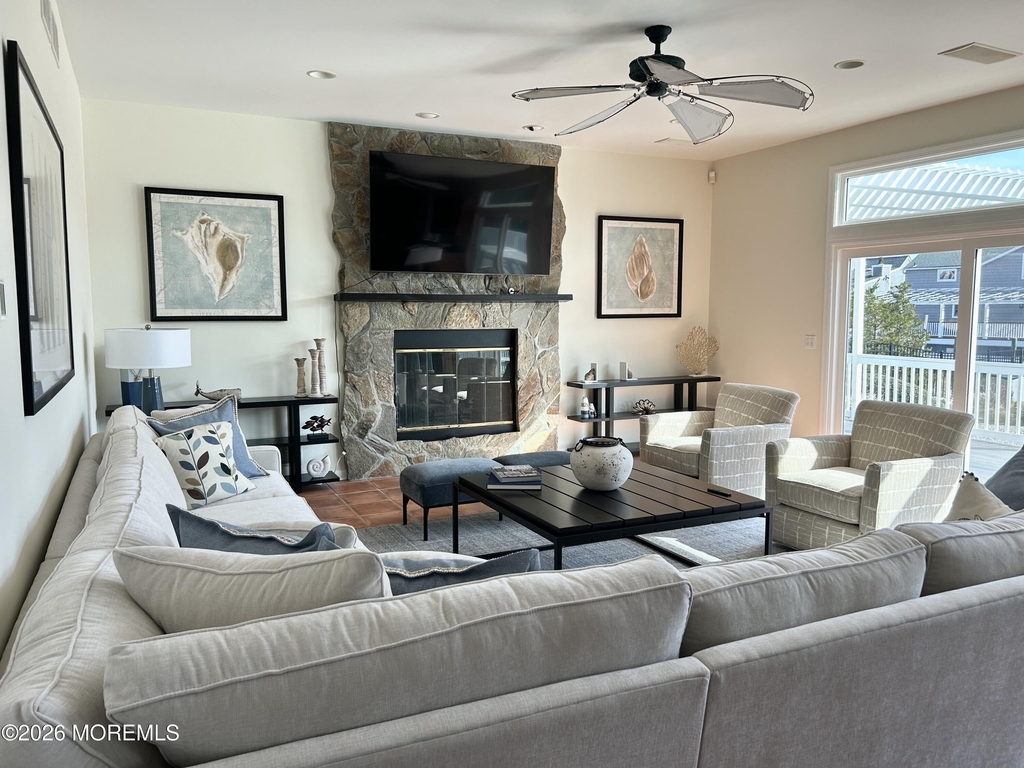 206 Pointe Drive - Photo 6