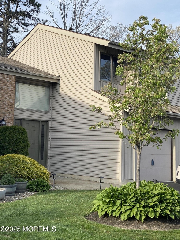 49 White Swan Way - Photo 1