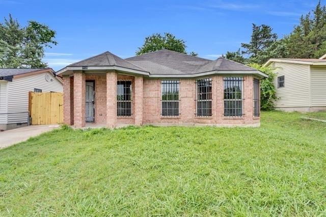 2520 Fatima Avenue - Photo 1