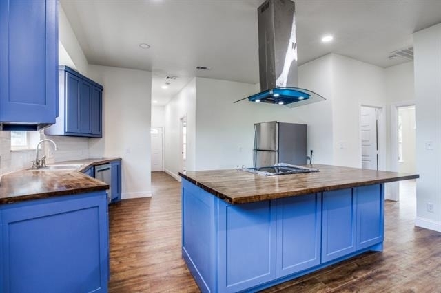 3423 S Harwood Street - Photo 2