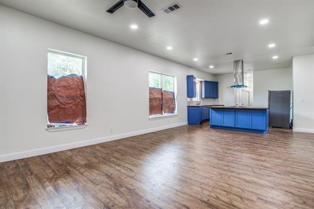 3423 S Harwood Street - Photo 1