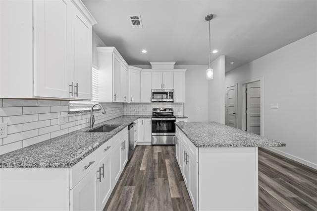 208 D Street - Photo 3