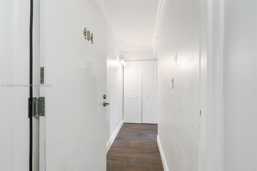 1505 N Riverside Drive - Photo 3