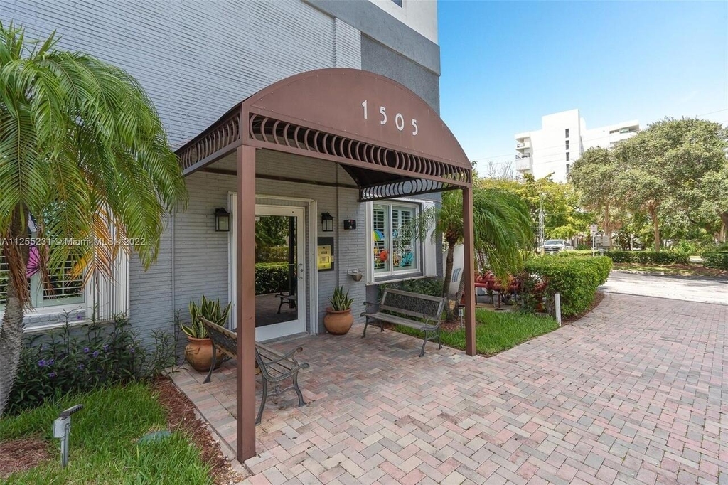1505 N Riverside Drive - Photo 19