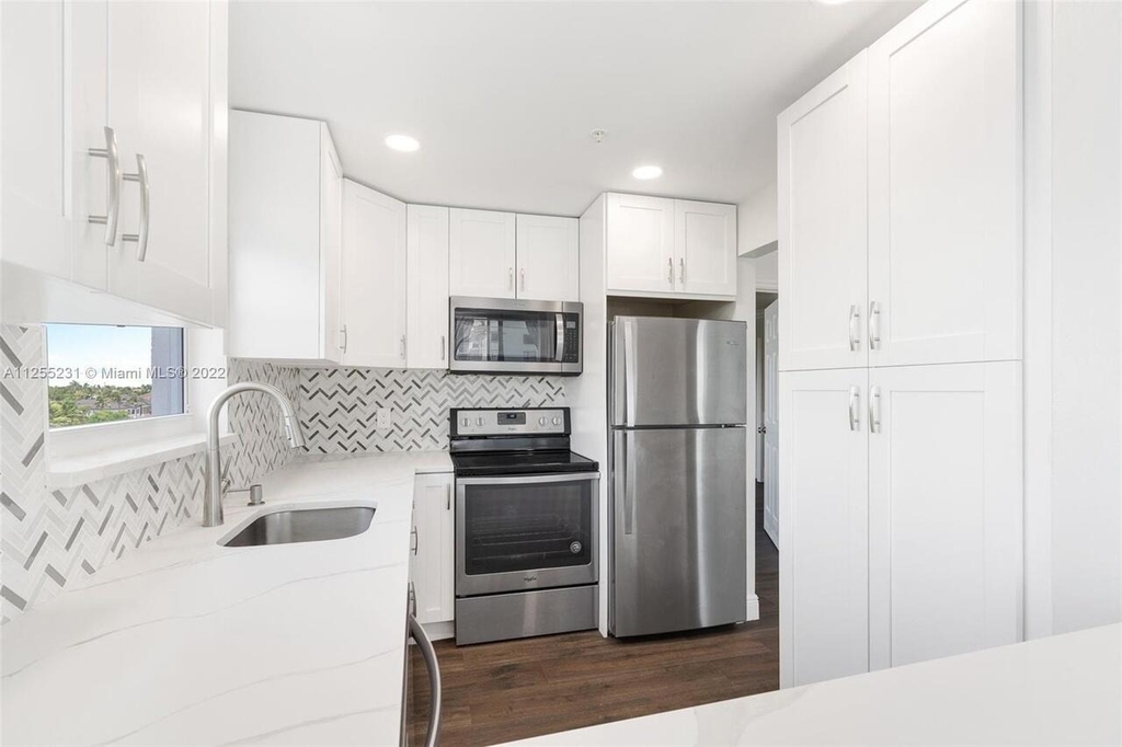 1505 N Riverside Drive - Photo 8