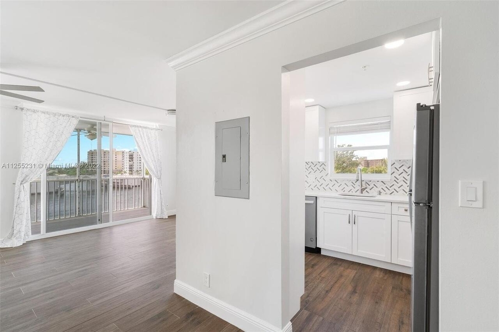 1505 N Riverside Drive - Photo 10