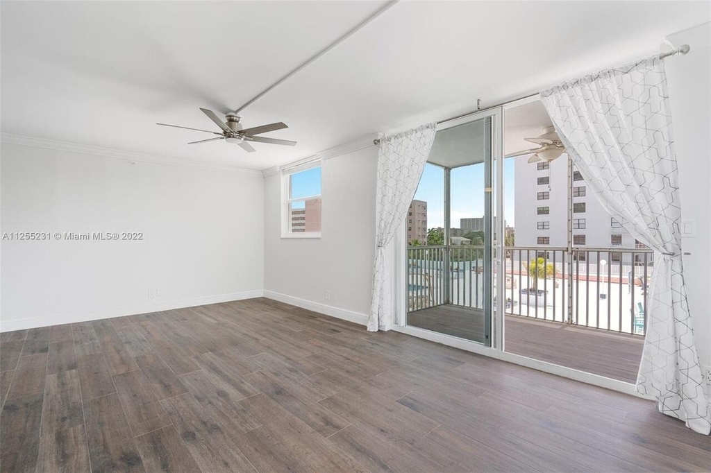 1505 N Riverside Drive - Photo 7