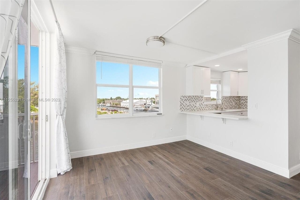 1505 N Riverside Drive - Photo 6