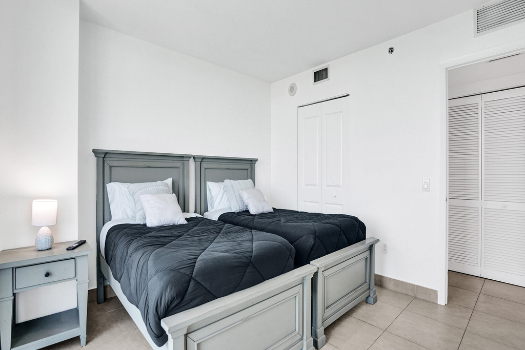 2641 N Flamingo Road - Photo 38
