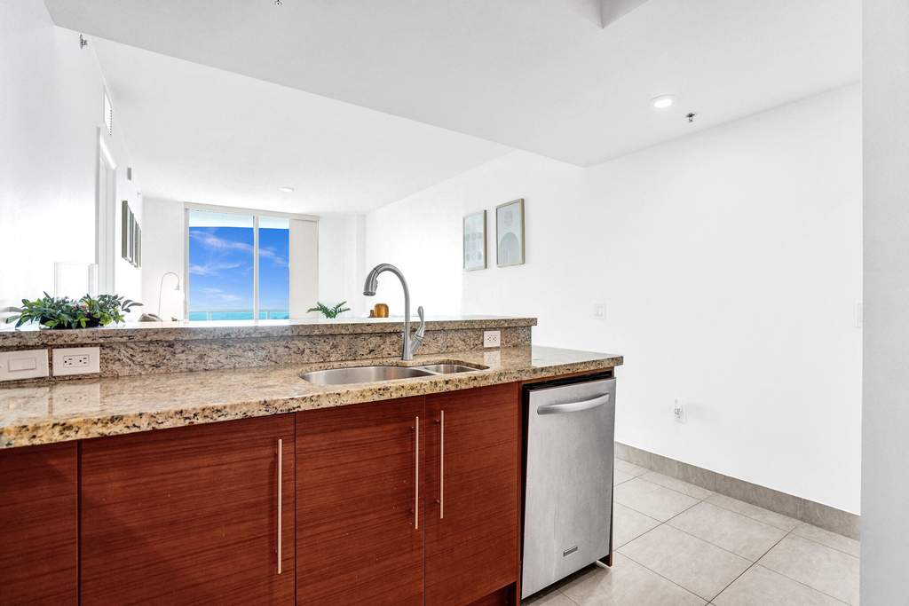 2641 N Flamingo Road - Photo 15