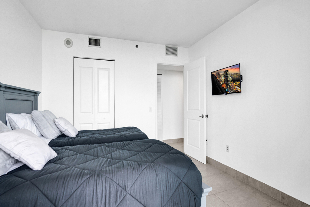 2641 N Flamingo Road - Photo 37