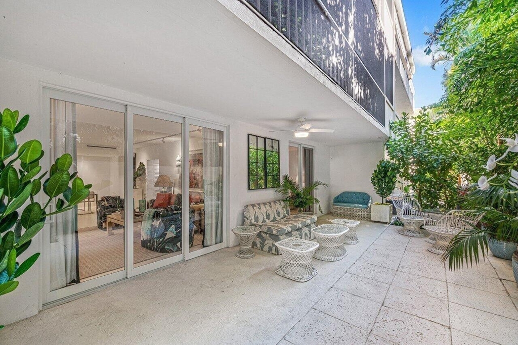 226 Brazilian Avenue - Photo 0