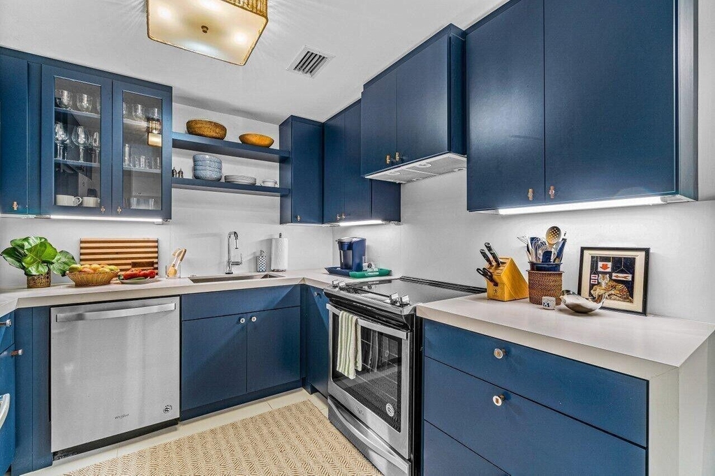 226 Brazilian Avenue - Photo 6
