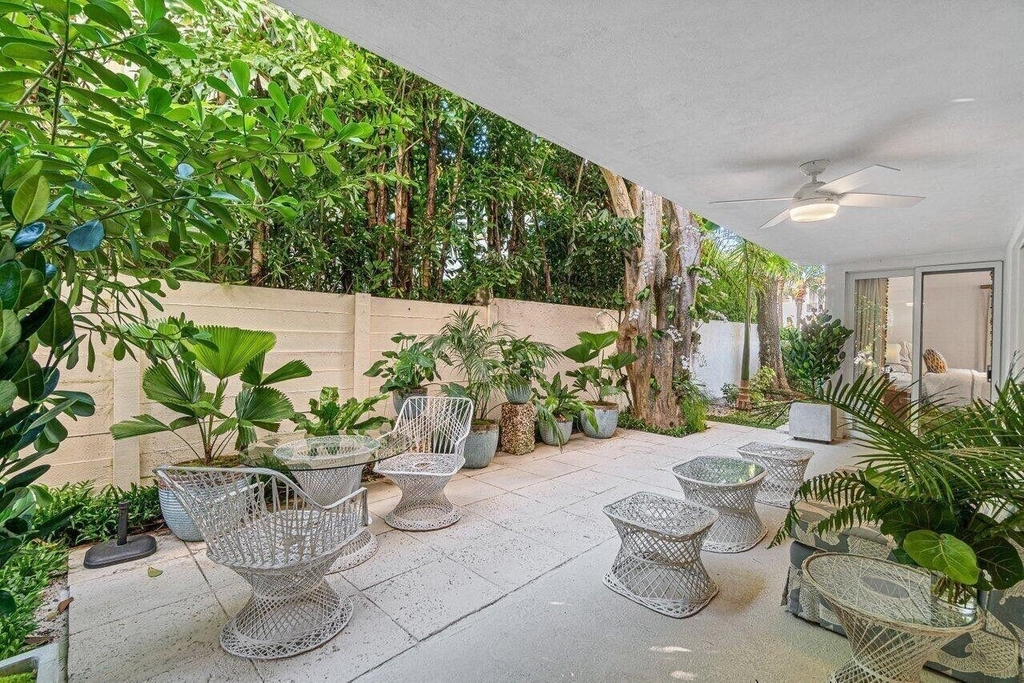 226 Brazilian Avenue - Photo 1