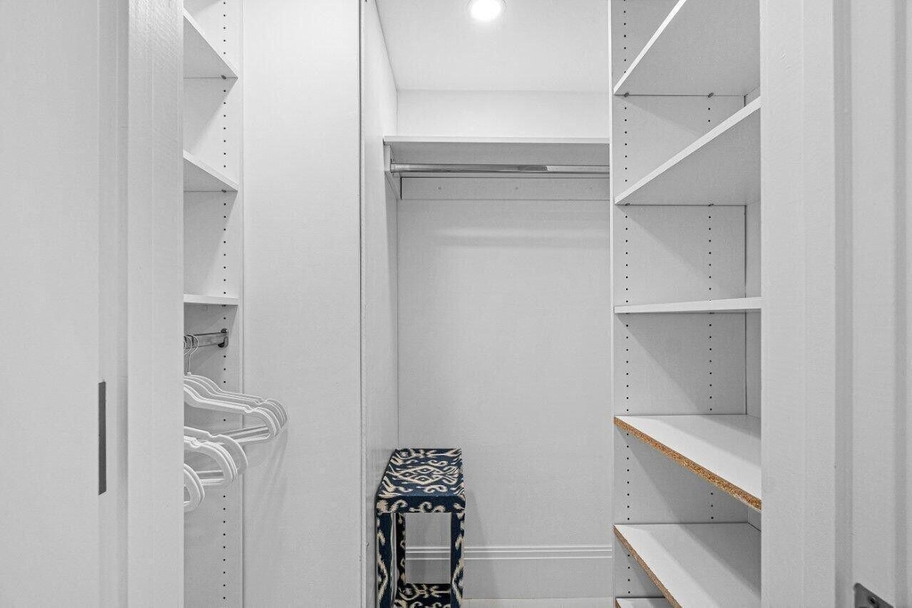 226 Brazilian Avenue - Photo 23
