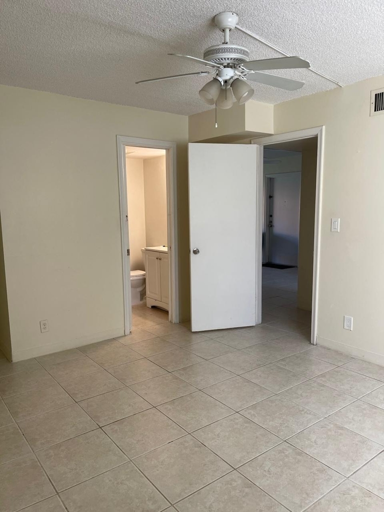 50 Se 12th Street - Photo 8
