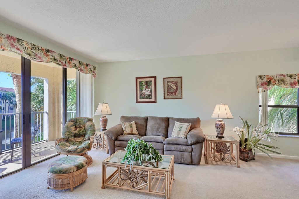800 Uno Lago Drive - Photo 21