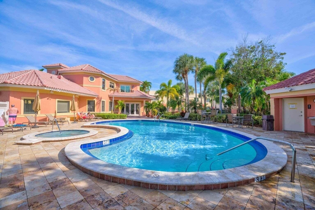 800 Uno Lago Drive - Photo 44