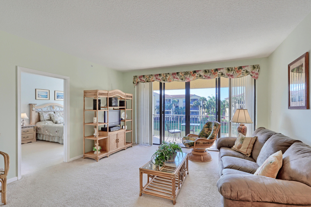 800 Uno Lago Drive - Photo 18