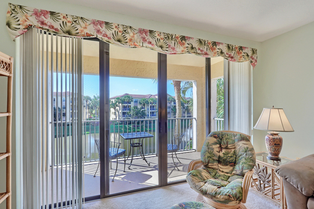 800 Uno Lago Drive - Photo 22