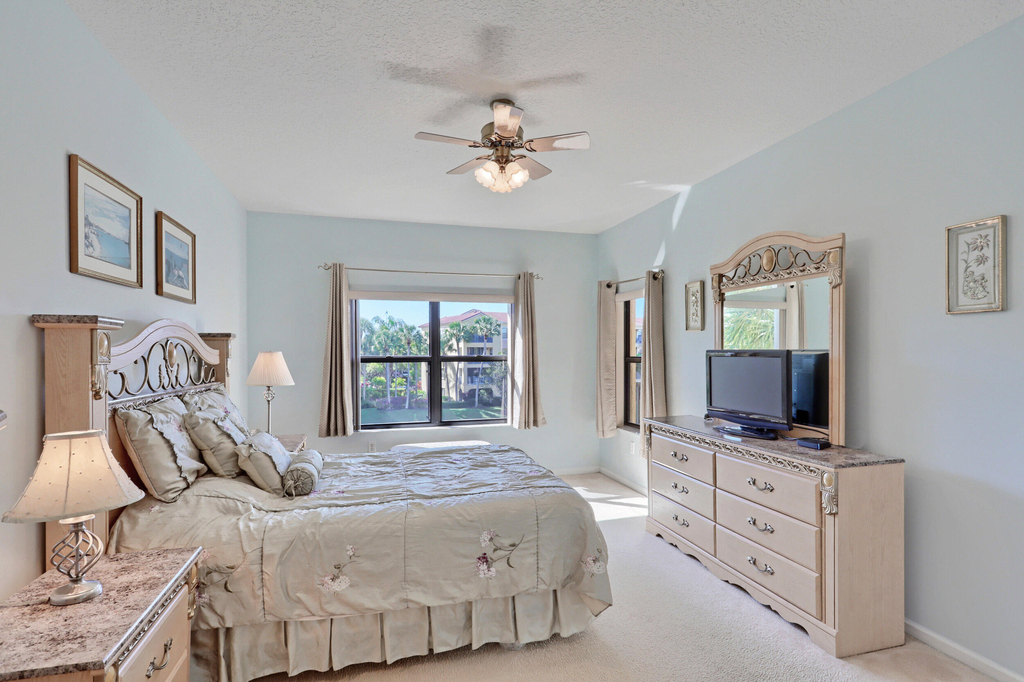800 Uno Lago Drive - Photo 25