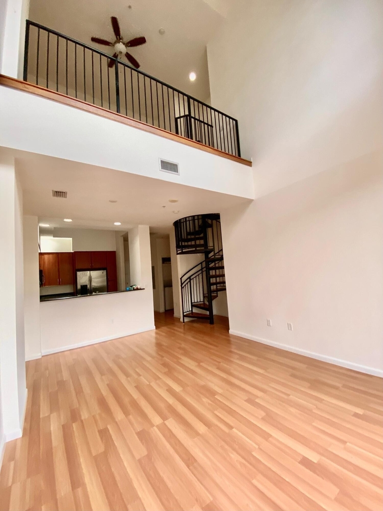 801 S Olive Avenue - Photo 0
