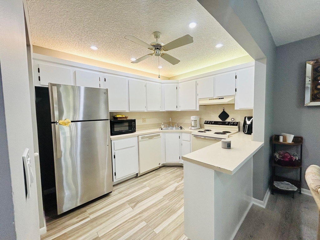 408 Pine Glen Lane - Photo 3