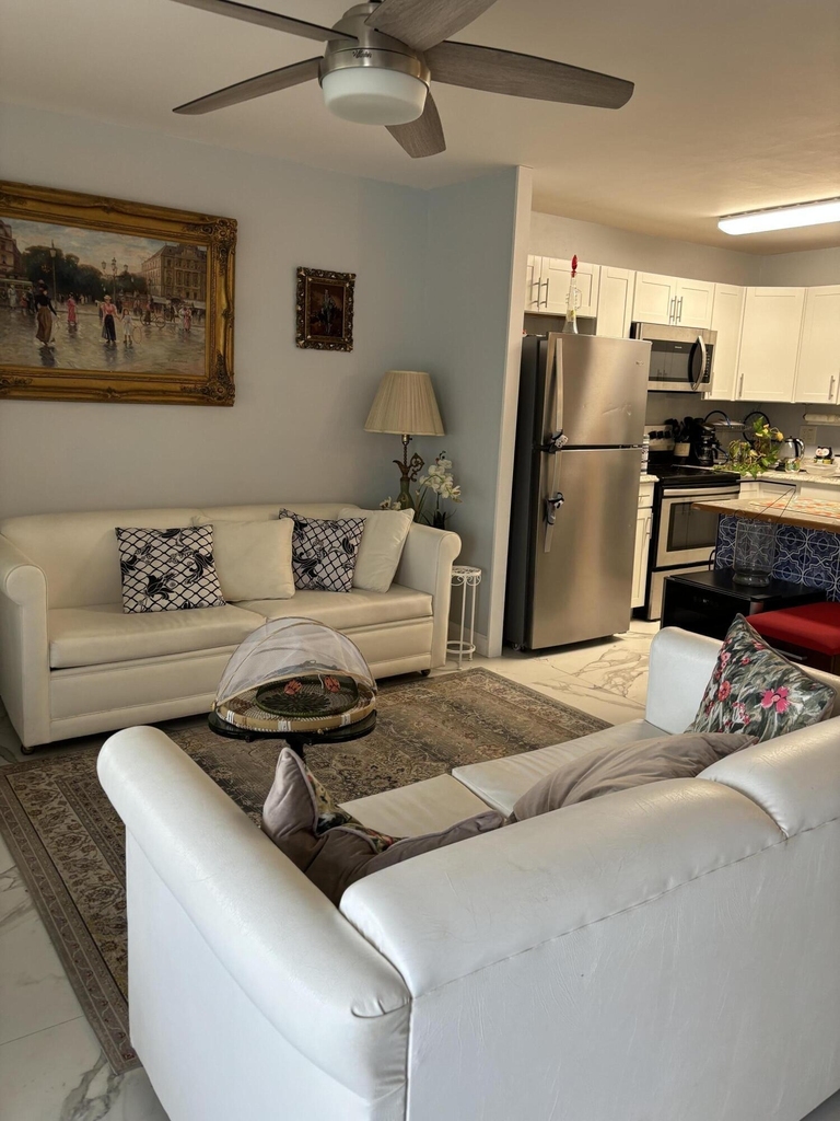 325 Andover - Photo 2