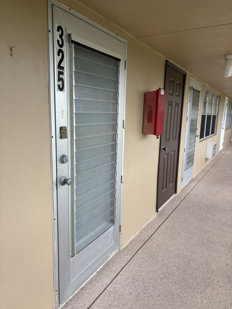325 Andover - Photo 11