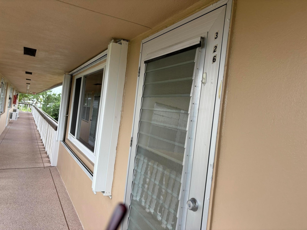 326 Andover - Photo 5