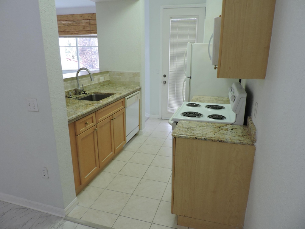 11032 Legacy Drive - Photo 3