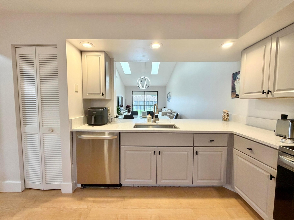 7935 La Mirada Drive - Photo 10