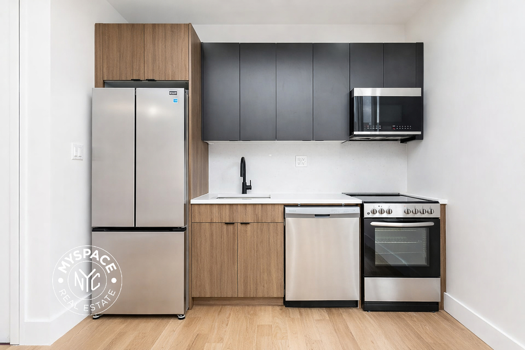 107 Moore Street - Photo 3