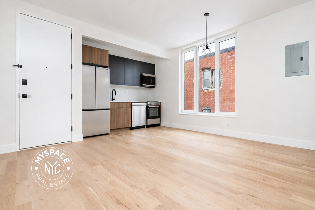 107 Moore Street - Photo 0