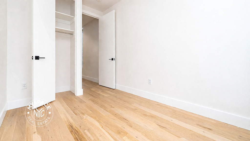 107 Moore Street - Photo 7