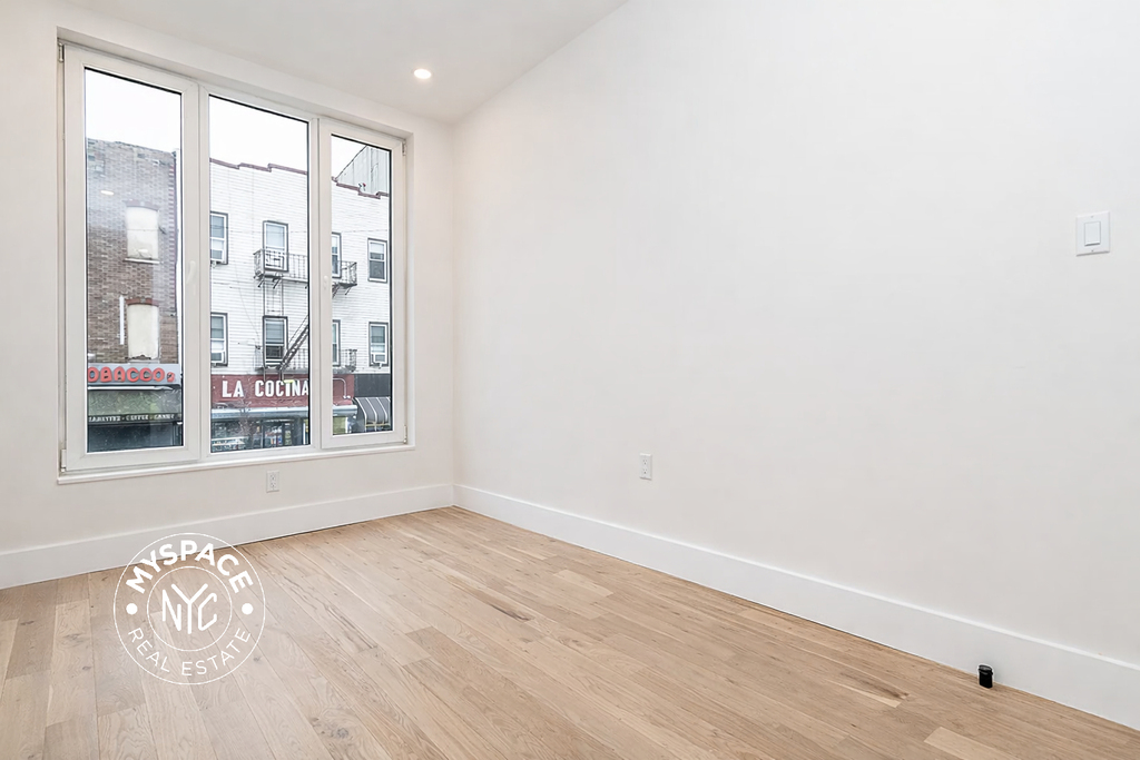 107 Moore Street - Photo 4